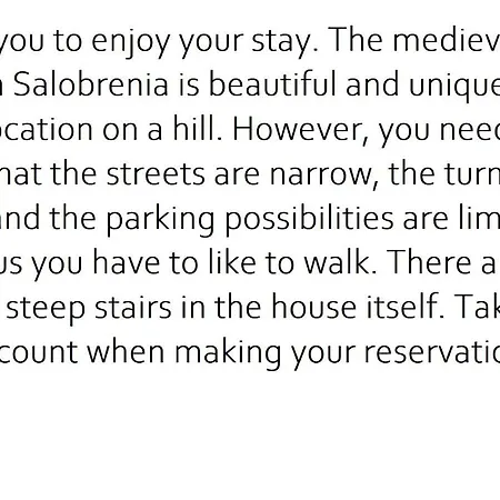 A Tiro De Piedra Del Castillo / A Stone's Throw From The Castle *