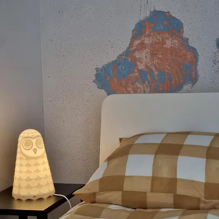 A Tiro De Piedra Del Castillo / A Stone's Throw From The Castle *